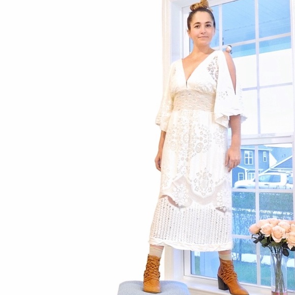 FARM Rio Dresses & Skirts - Farm Solana White Lace Maxi Dress